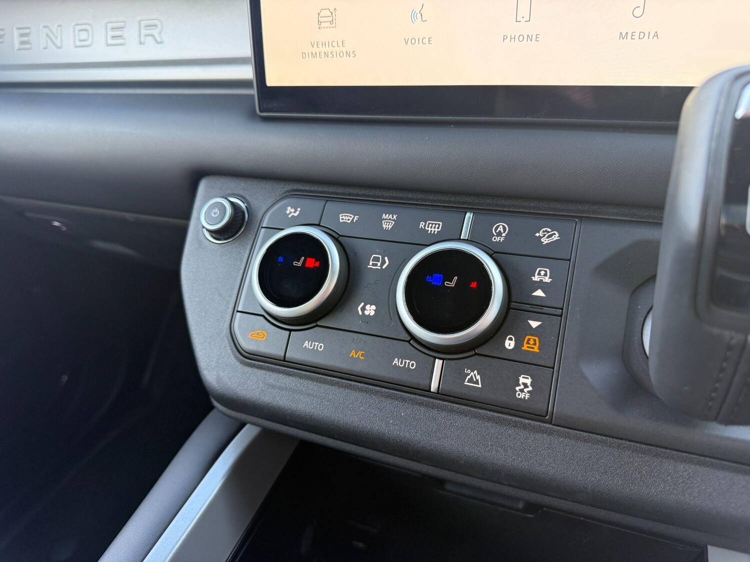 Used Land Rover Defender 90 2025 for sale - 78073014: Photo 24