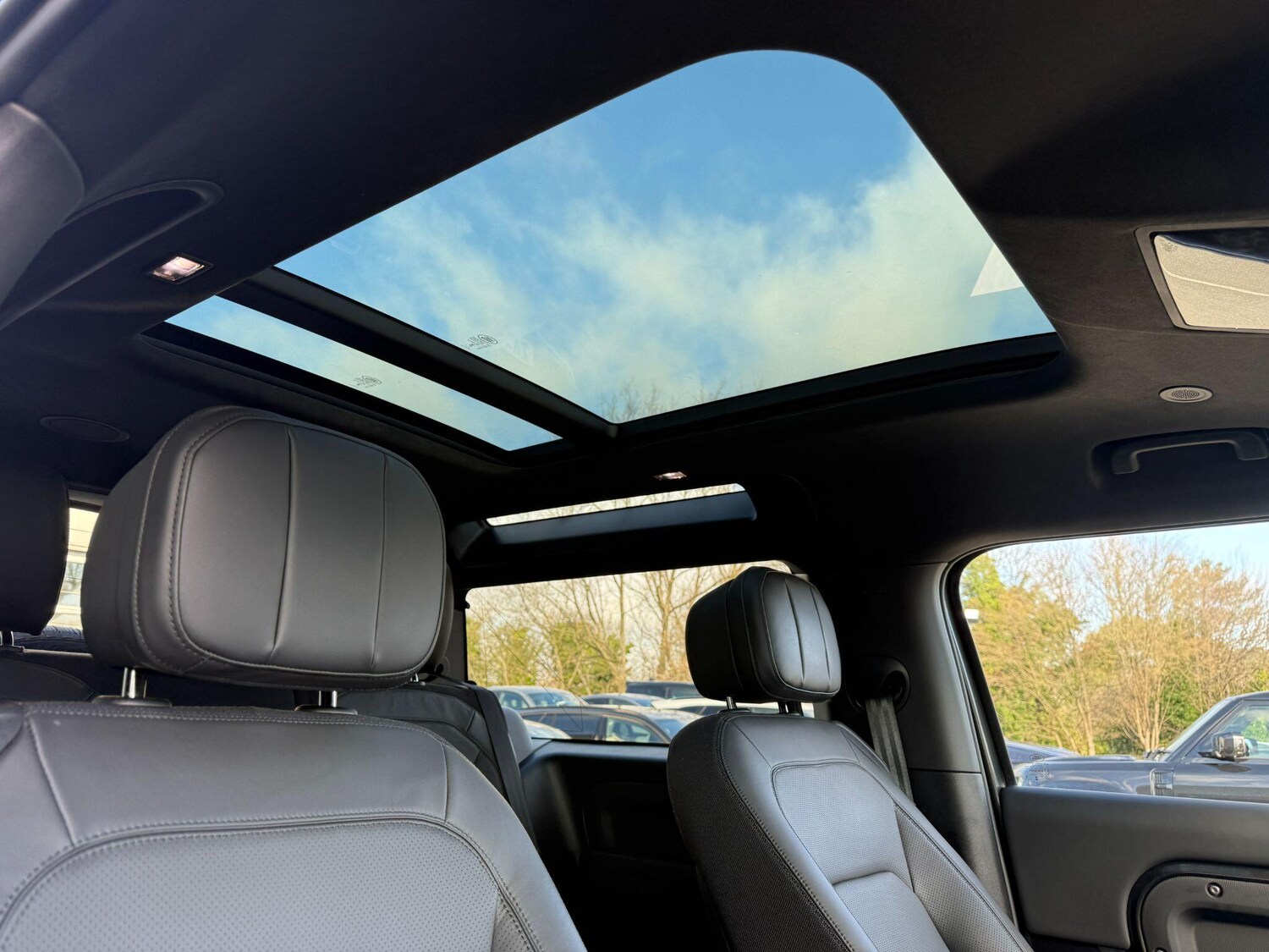 Used Land Rover Defender 90 2025 for sale - 78073014: Photo 27