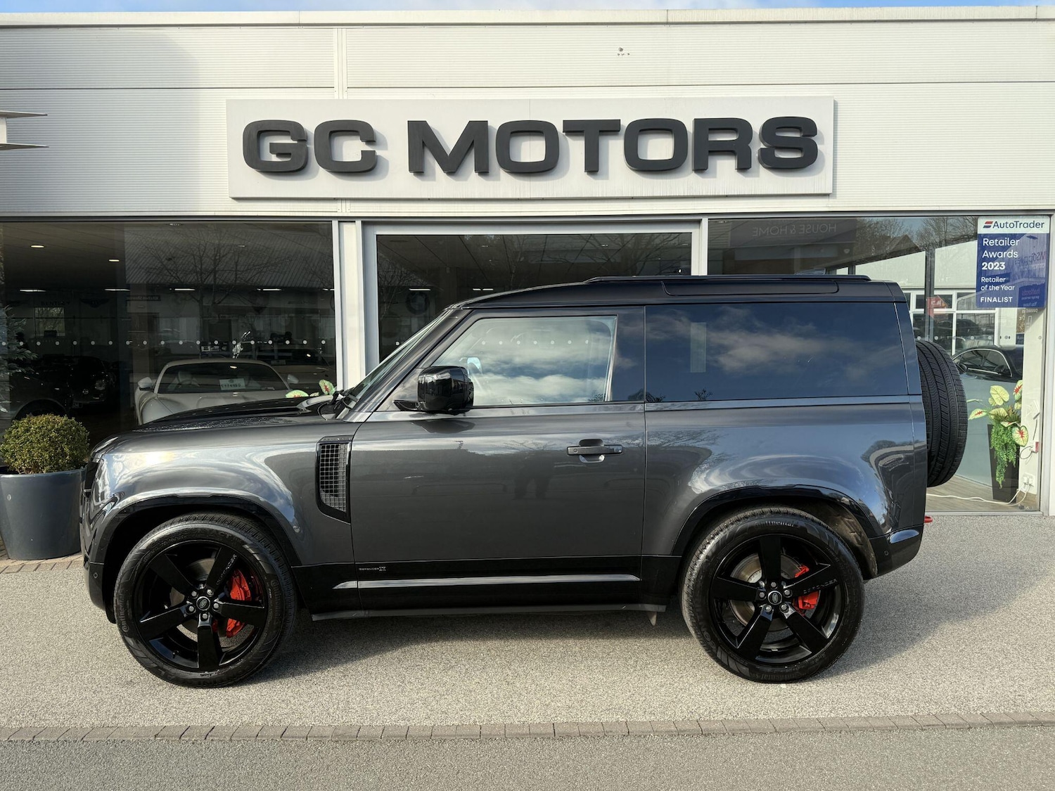 Used Land Rover Defender 90 2025 for sale - 78073014: Photo 4