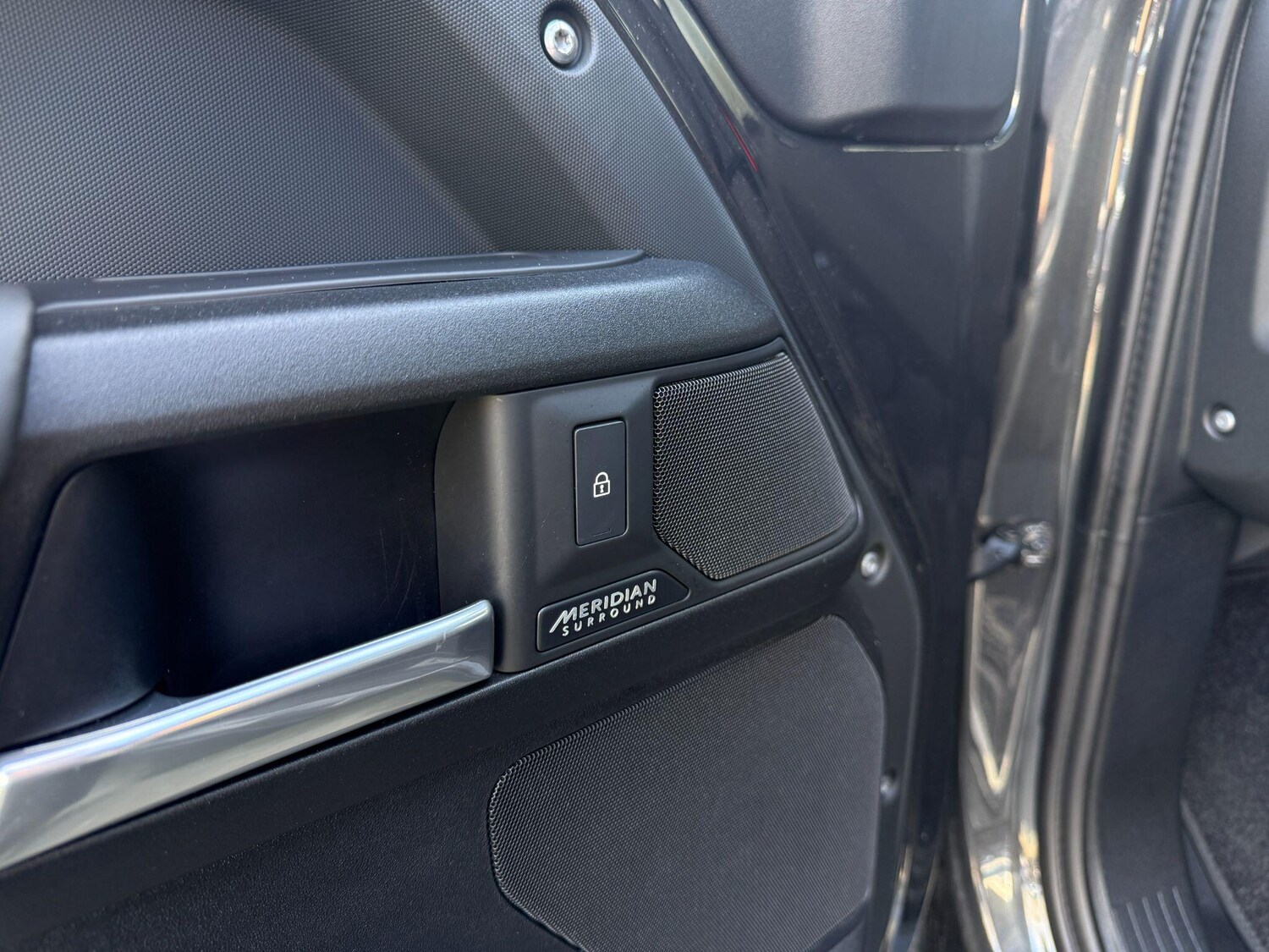 Used Land Rover Defender 90 2025 for sale - 78073014: Photo 41