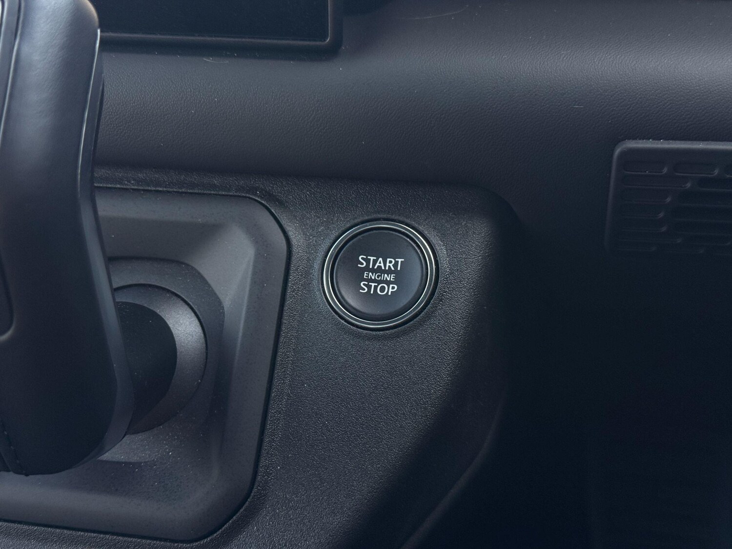 Used Land Rover Defender 90 2025 for sale - 78073014: Photo 43