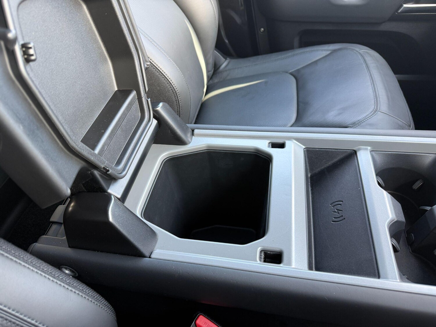 Used Land Rover Defender 90 2025 for sale - 78073014: Photo 45