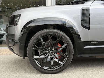 Used Land Rover Defender 90 2024 for sale - 79565157: Photo