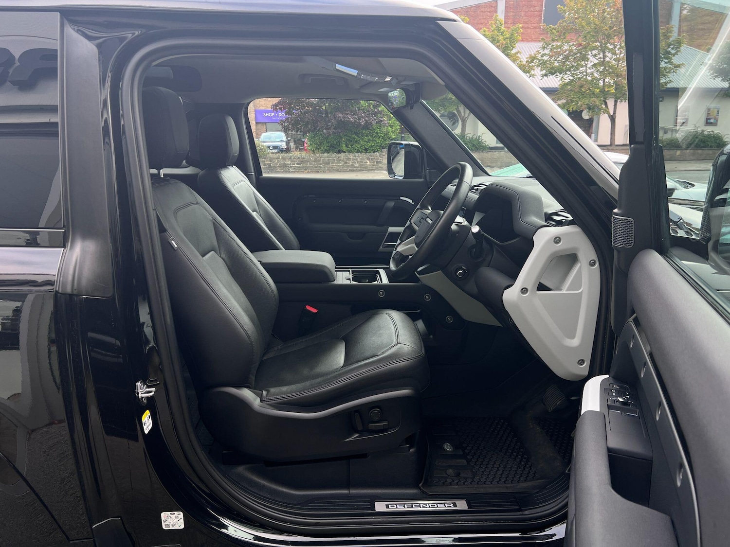 Used Land Rover Defender 90 for sale - 77215777: Photo 14