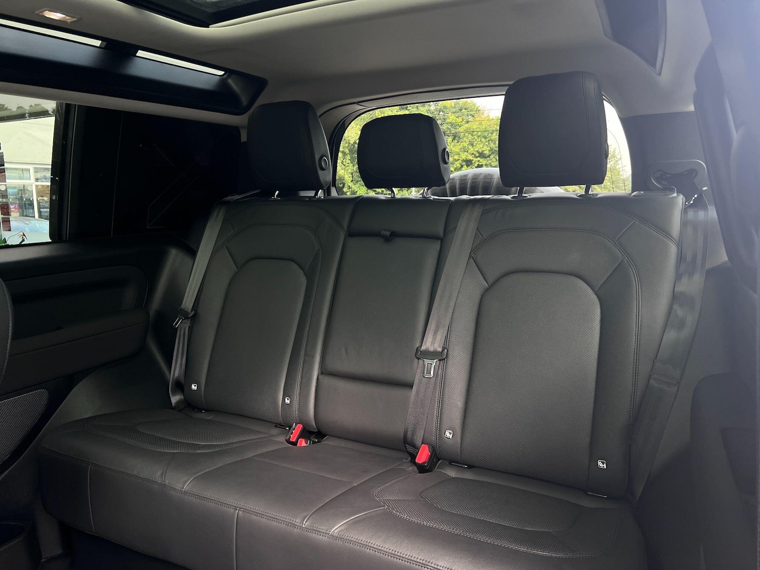 Used Land Rover Defender 90 for sale - 77215777: Photo 17