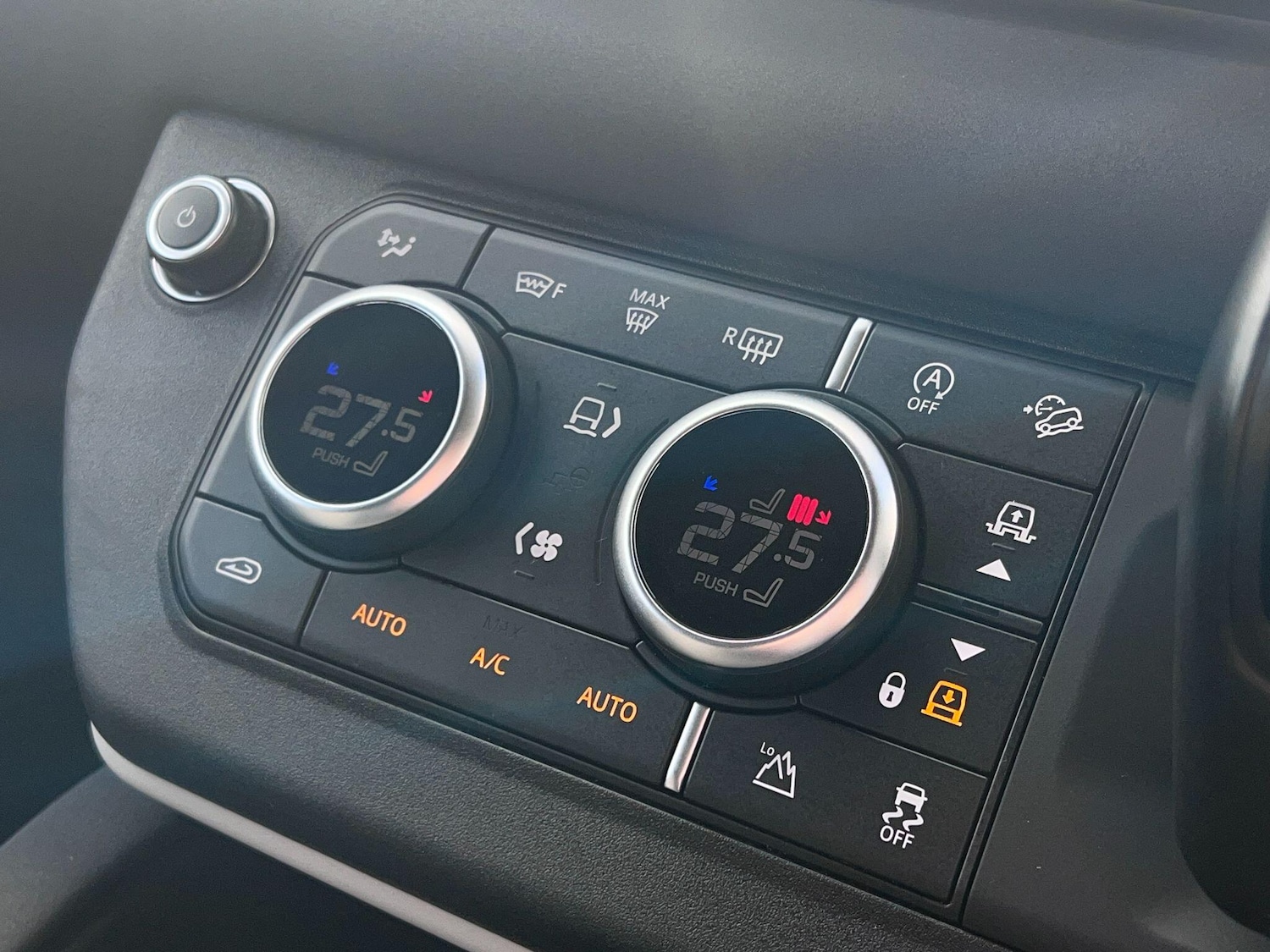 Used Land Rover Defender 90 for sale - 77215777: Photo 19