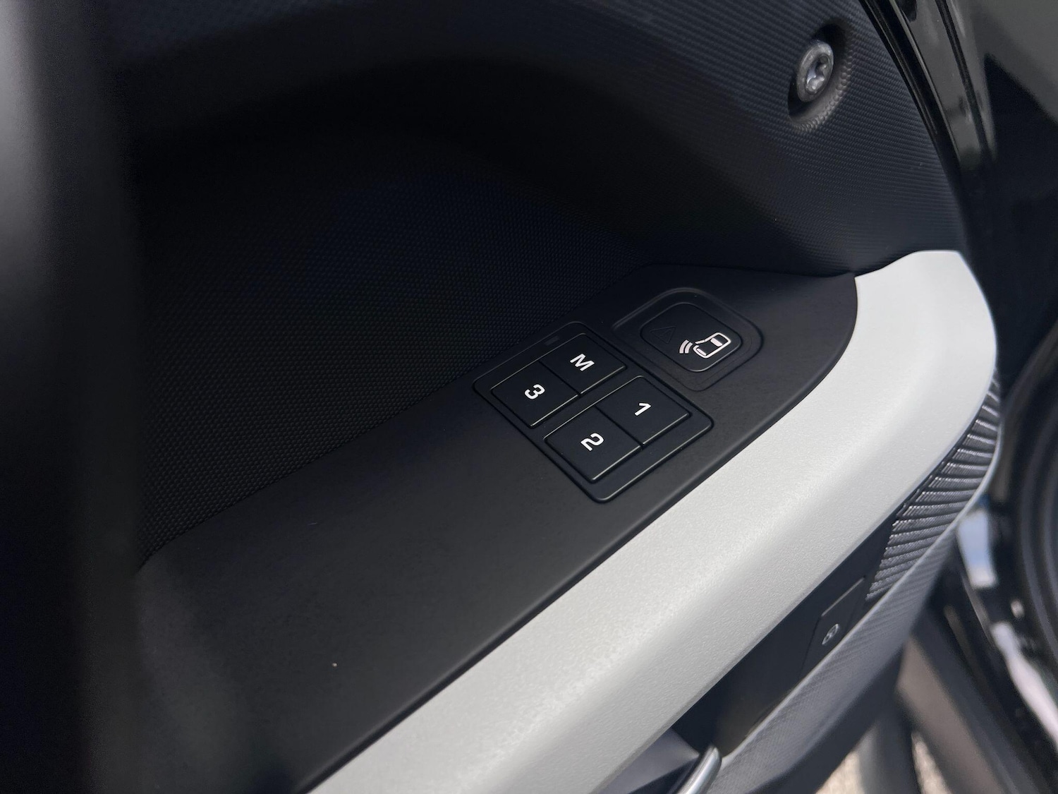 Used Land Rover Defender 90 for sale - 77215777: Photo 37