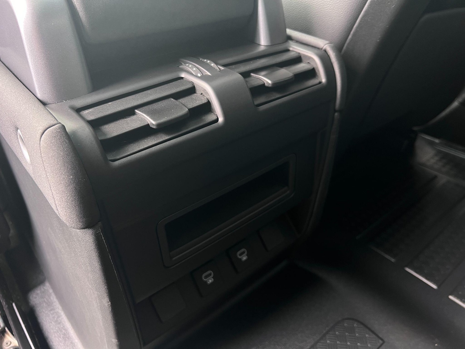 Used Land Rover Defender 90 for sale - 77215777: Photo 41