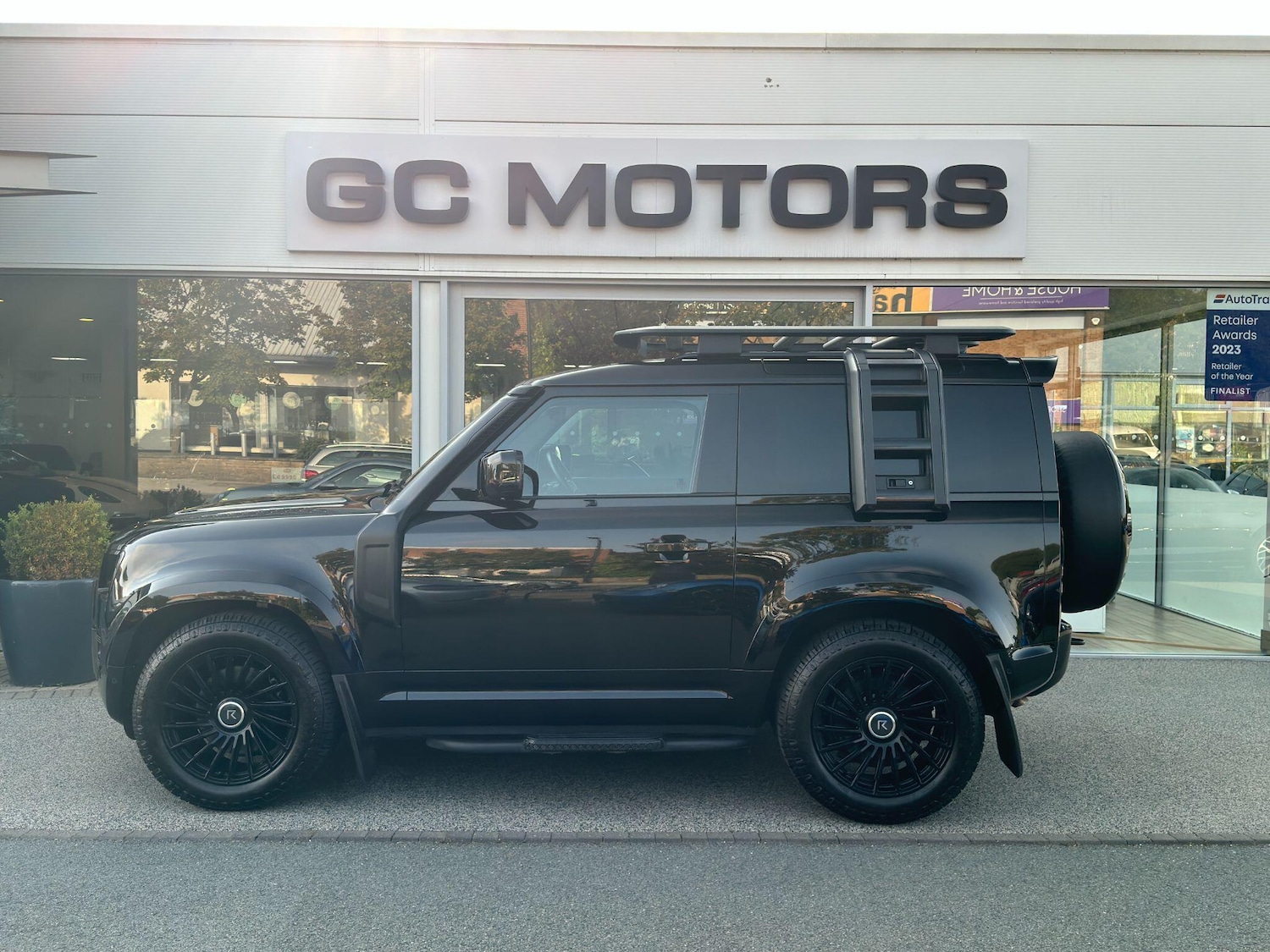 Used Land Rover Defender 90 for sale - 77215777: Photo 5