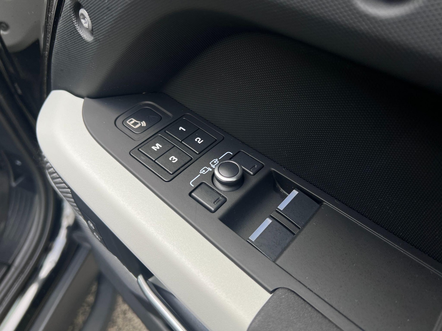 Used Land Rover Defender 90 for sale - 77215777: Photo 71