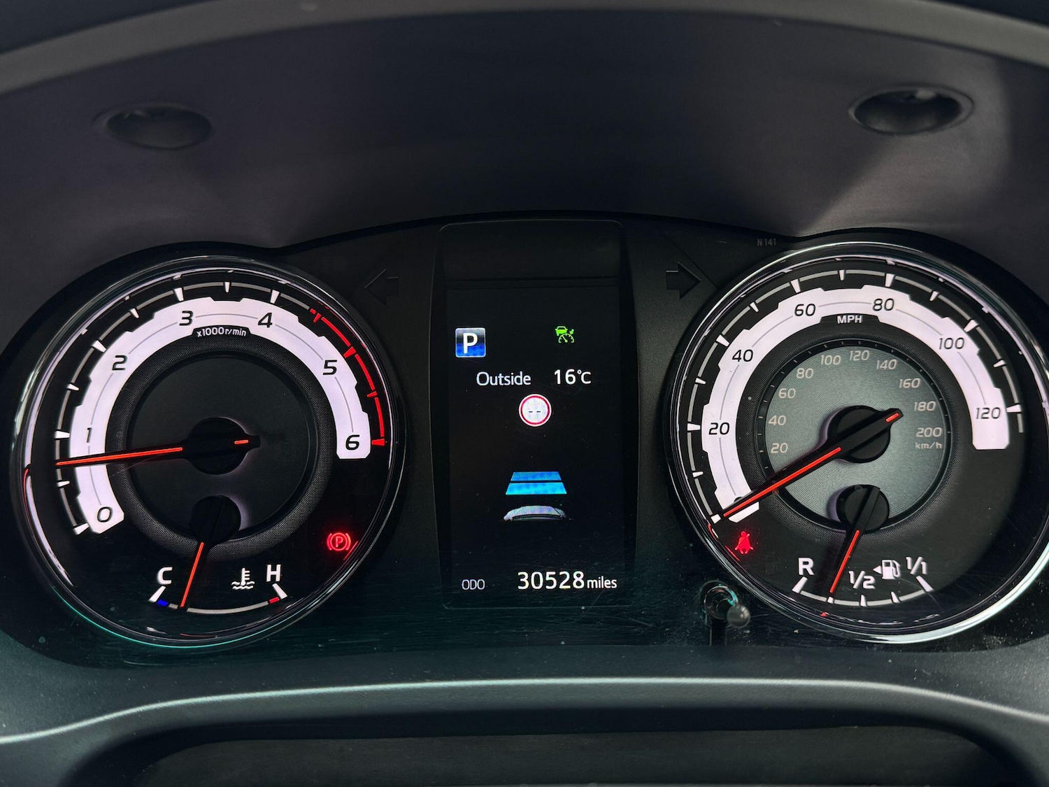 Used Toyota Hilux 2020 for sale - 76138448: Photo 29