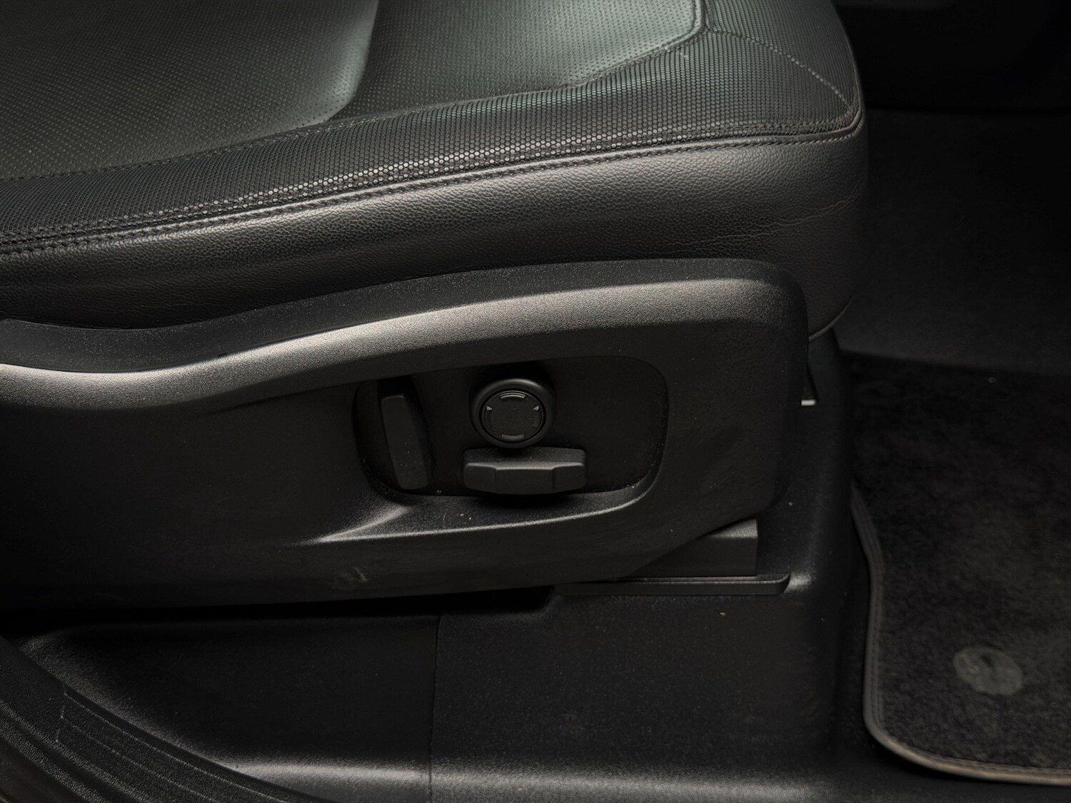 Used Land Rover Defender 110 for sale - 77671247: Photo 45