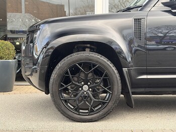 Used Land Rover Defender 110 2022 for sale - 77671247: Photo