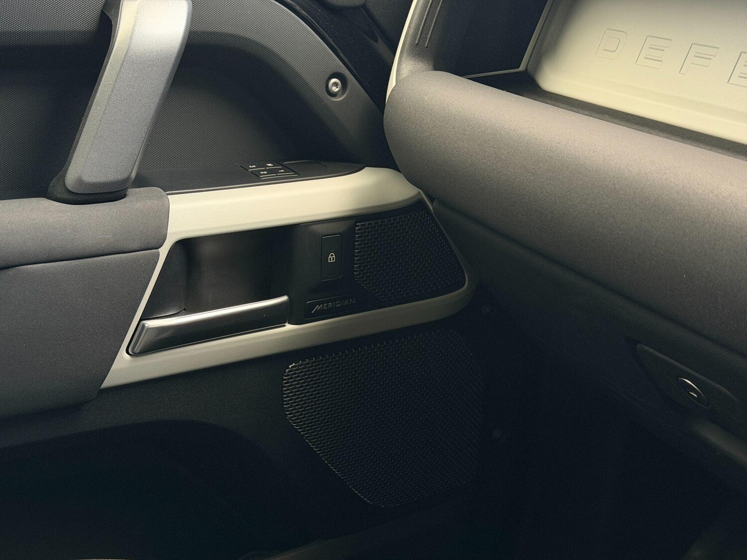 Used Land Rover Defender 110 for sale - 77671247: Photo 55