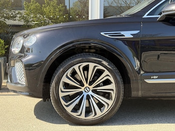 Used Bentley Bentayga 2021 for sale - 78416797: Photo