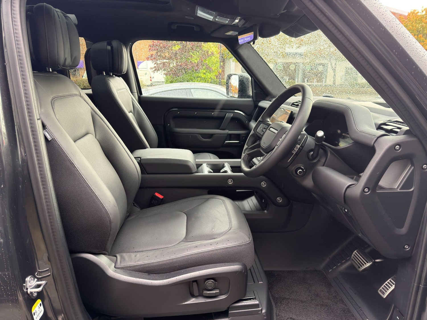 Used Land Rover Defender 90 2025 for sale - 76158375: Photo 21