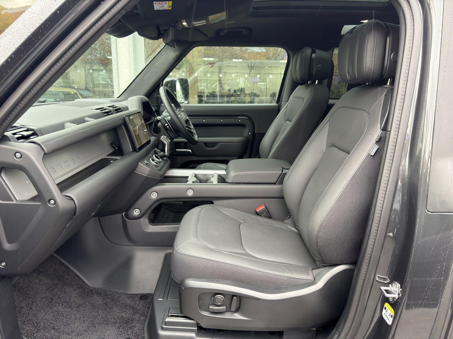 Used Land Rover Defender 90 2025 for sale - 76158375: Photo 22