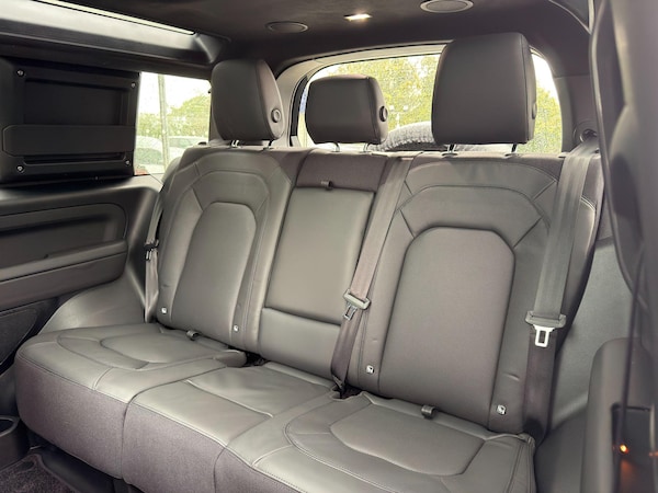 Used Land Rover Defender 90 2025 for sale - 76158375: Photo 25