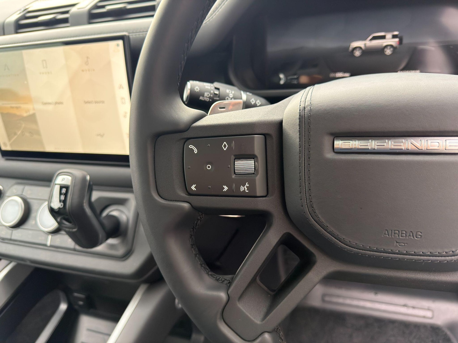 Used Land Rover Defender 90 2025 for sale - 76158375: Photo 27