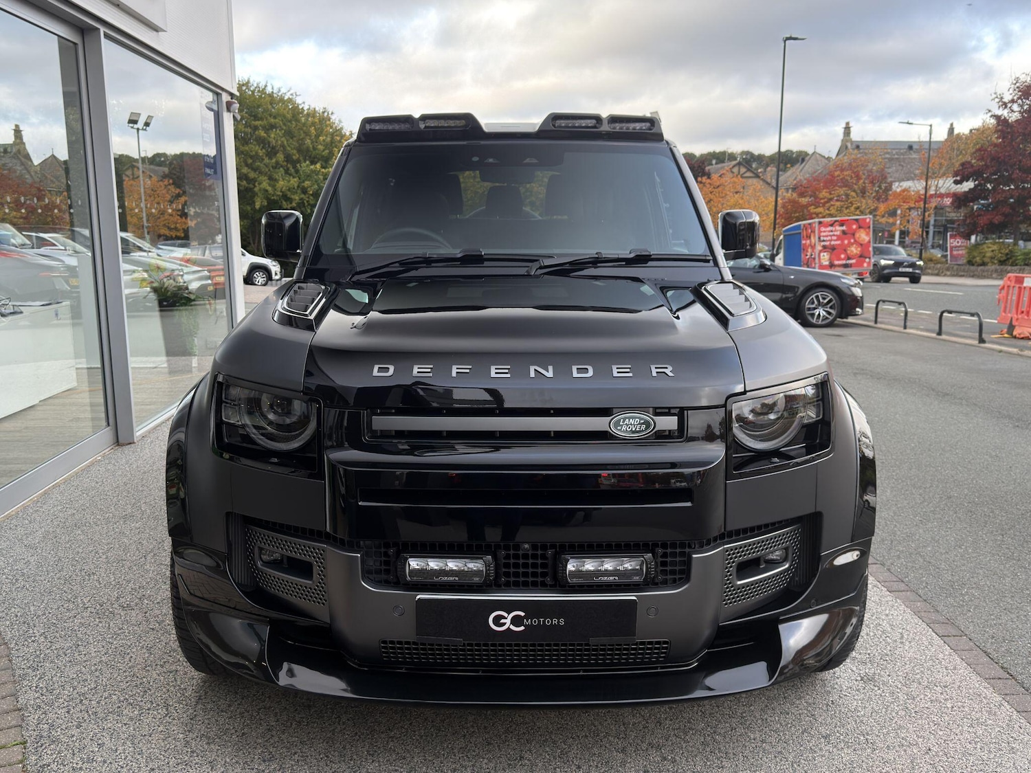 Used Land Rover Defender 90 2025 for sale - 76158375: Photo 3