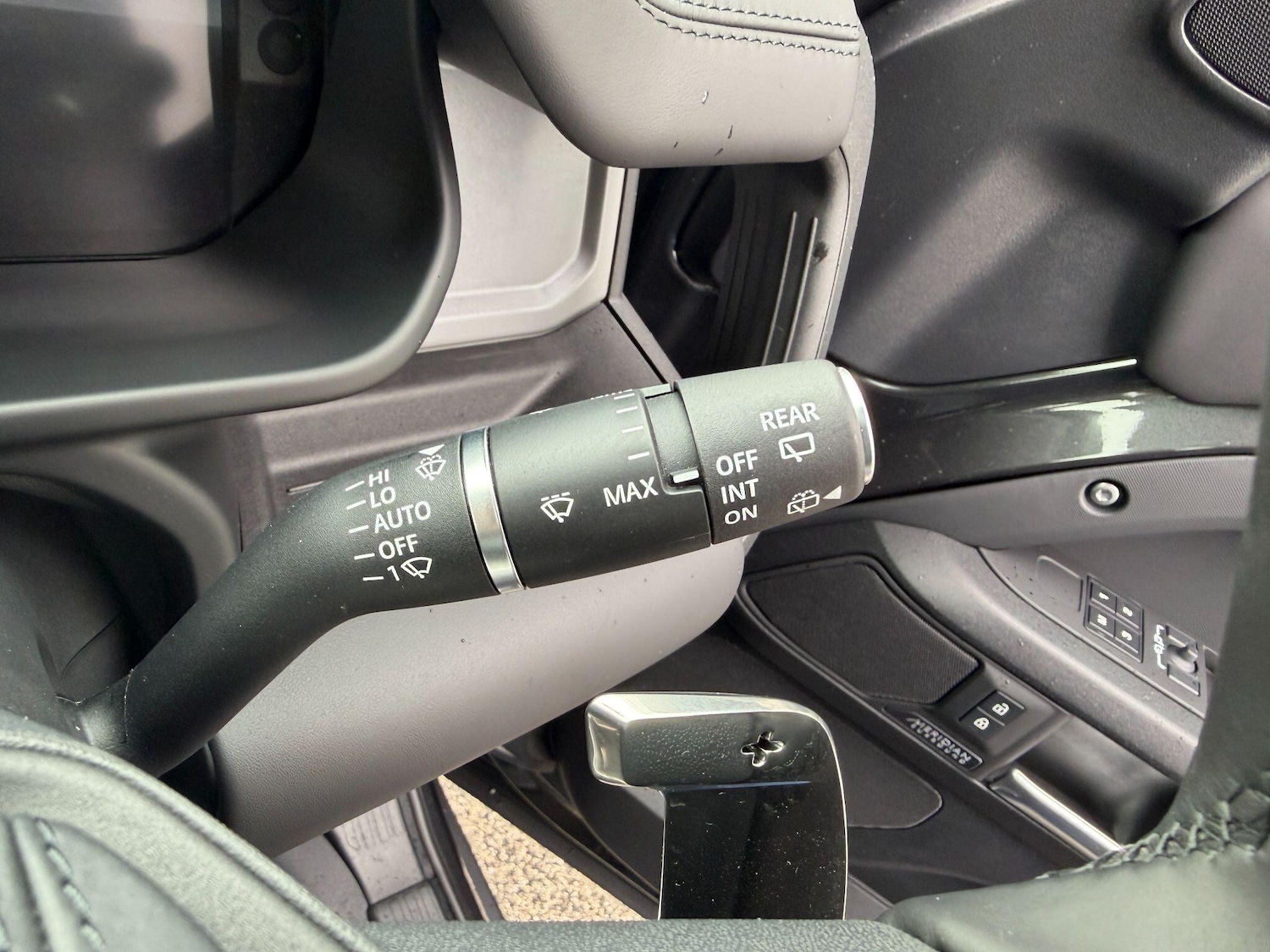 Used Land Rover Defender 90 2025 for sale - 76158375: Photo 30