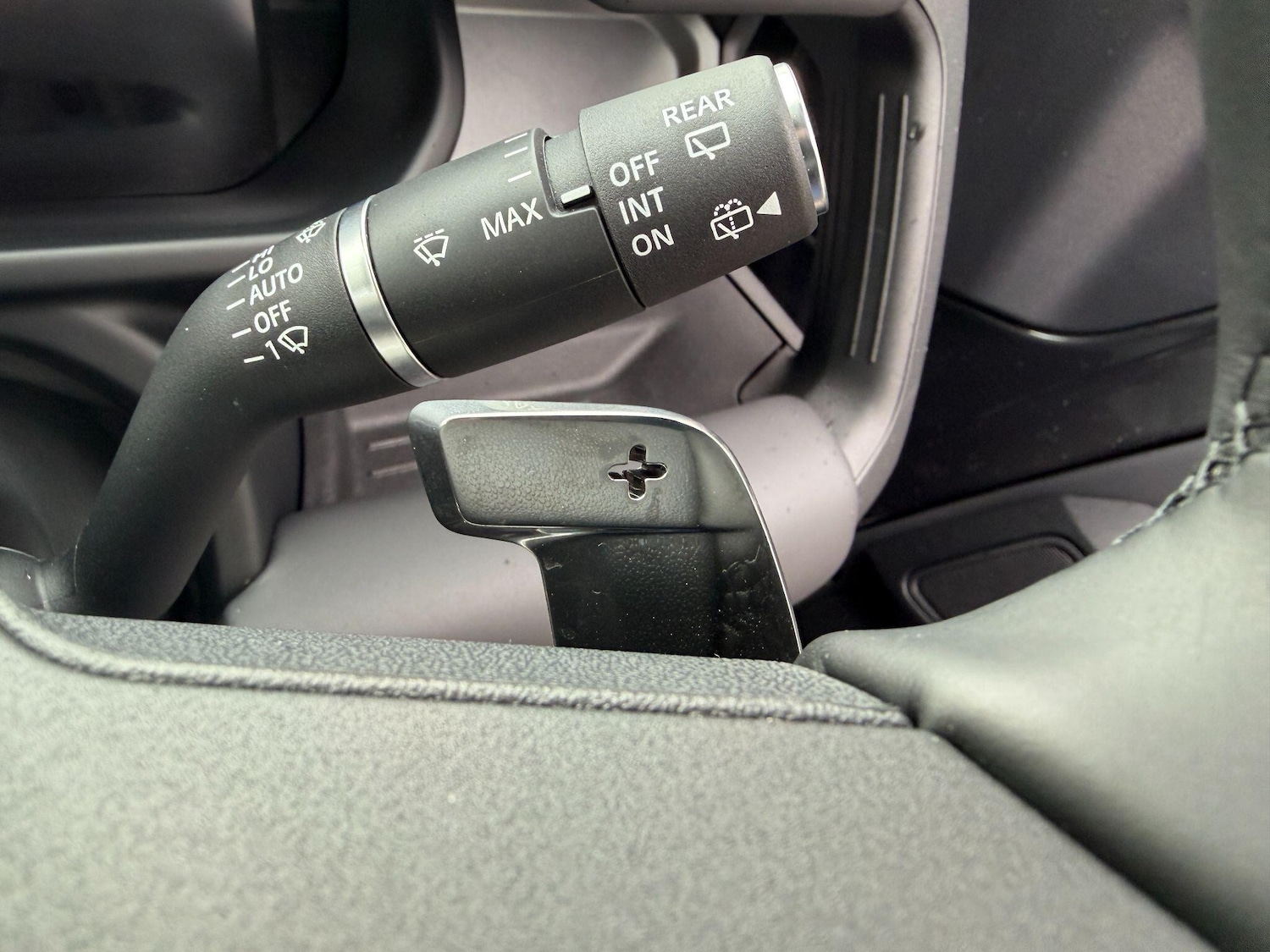 Used Land Rover Defender 90 2025 for sale - 76158375: Photo 32