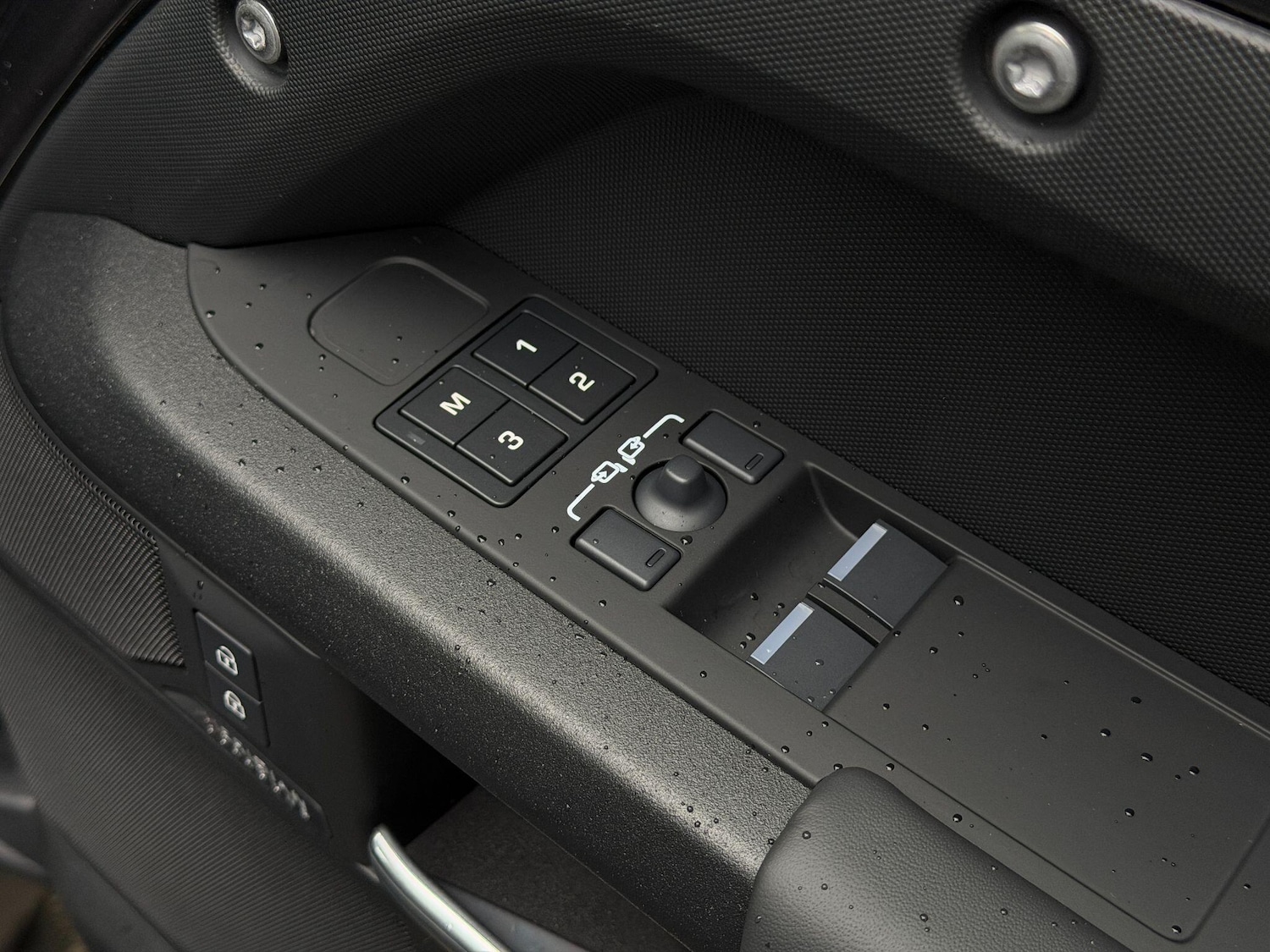 Used Land Rover Defender 90 2025 for sale - 76158375: Photo 33