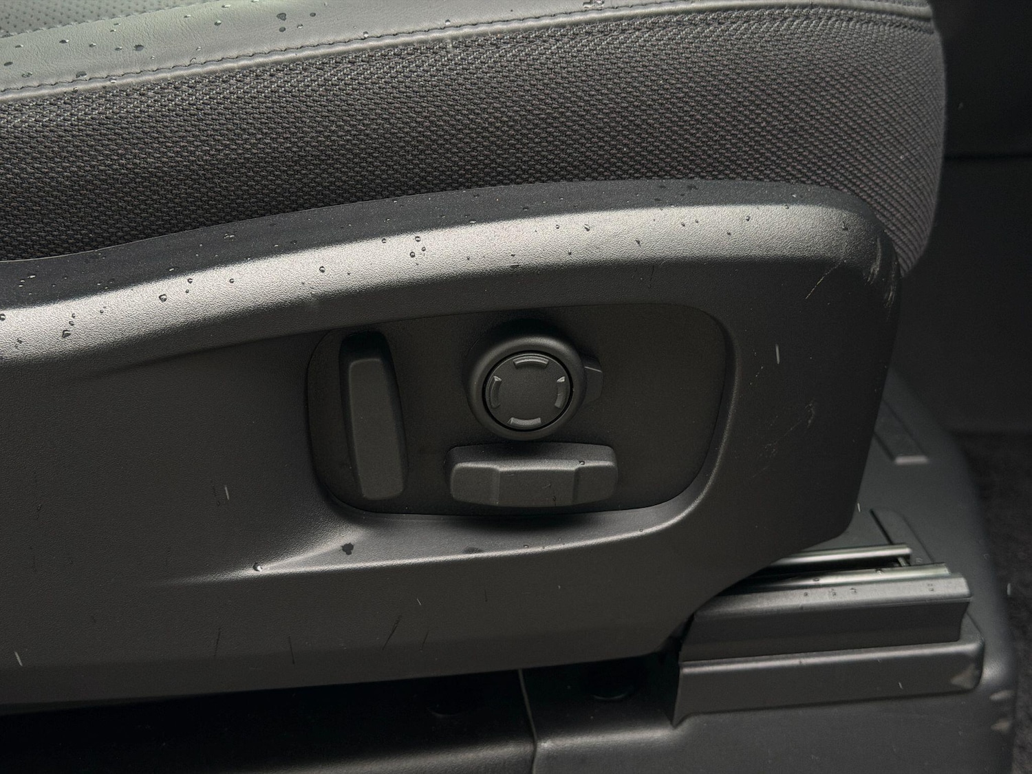 Used Land Rover Defender 90 2025 for sale - 76158375: Photo 36