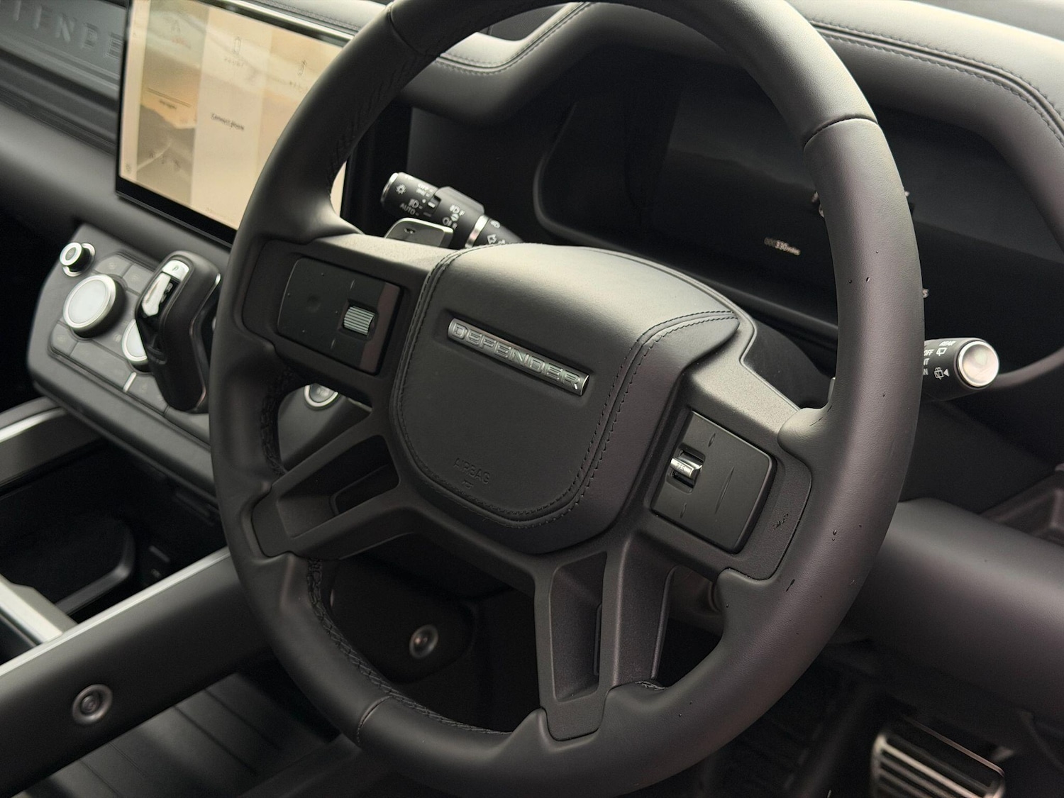 Used Land Rover Defender 90 2025 for sale - 76158375: Photo 37