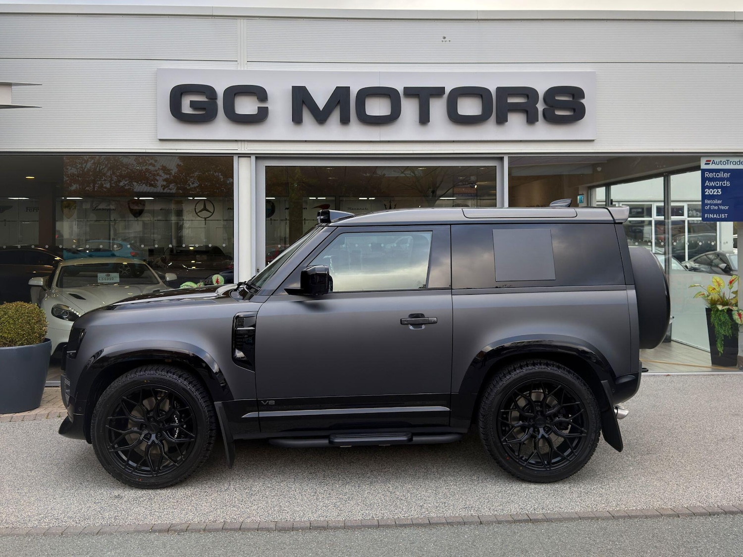 Used Land Rover Defender 90 2025 for sale - 76158375: Photo 4