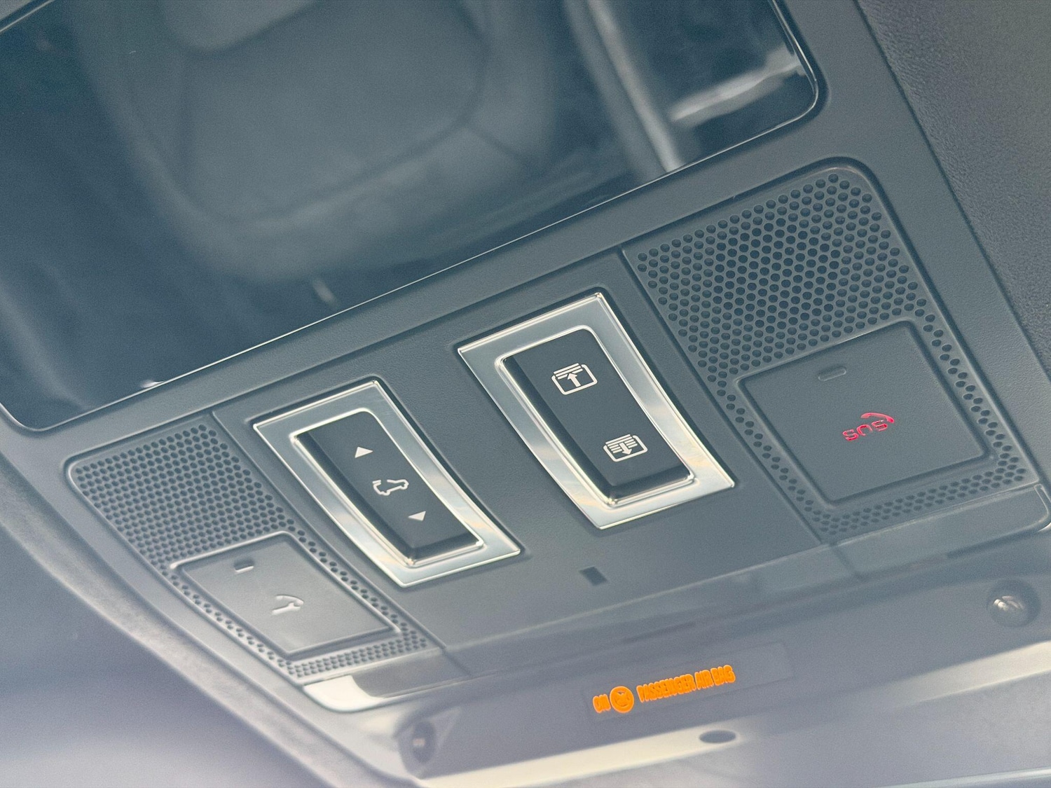 Used Land Rover Defender 90 2025 for sale - 76158375: Photo 41