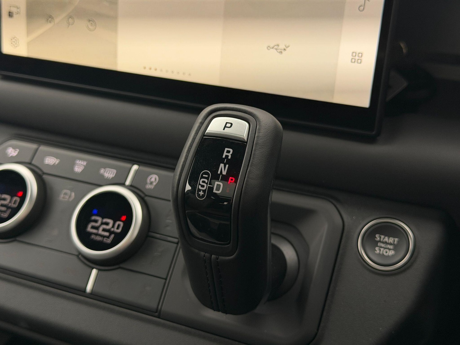 Used Land Rover Defender 90 2025 for sale - 76158375: Photo 43