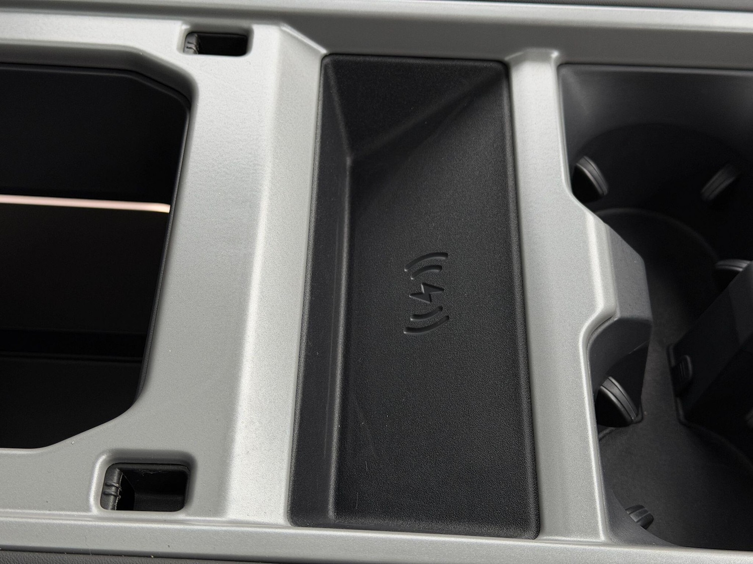 Used Land Rover Defender 90 2025 for sale - 76158375: Photo 45