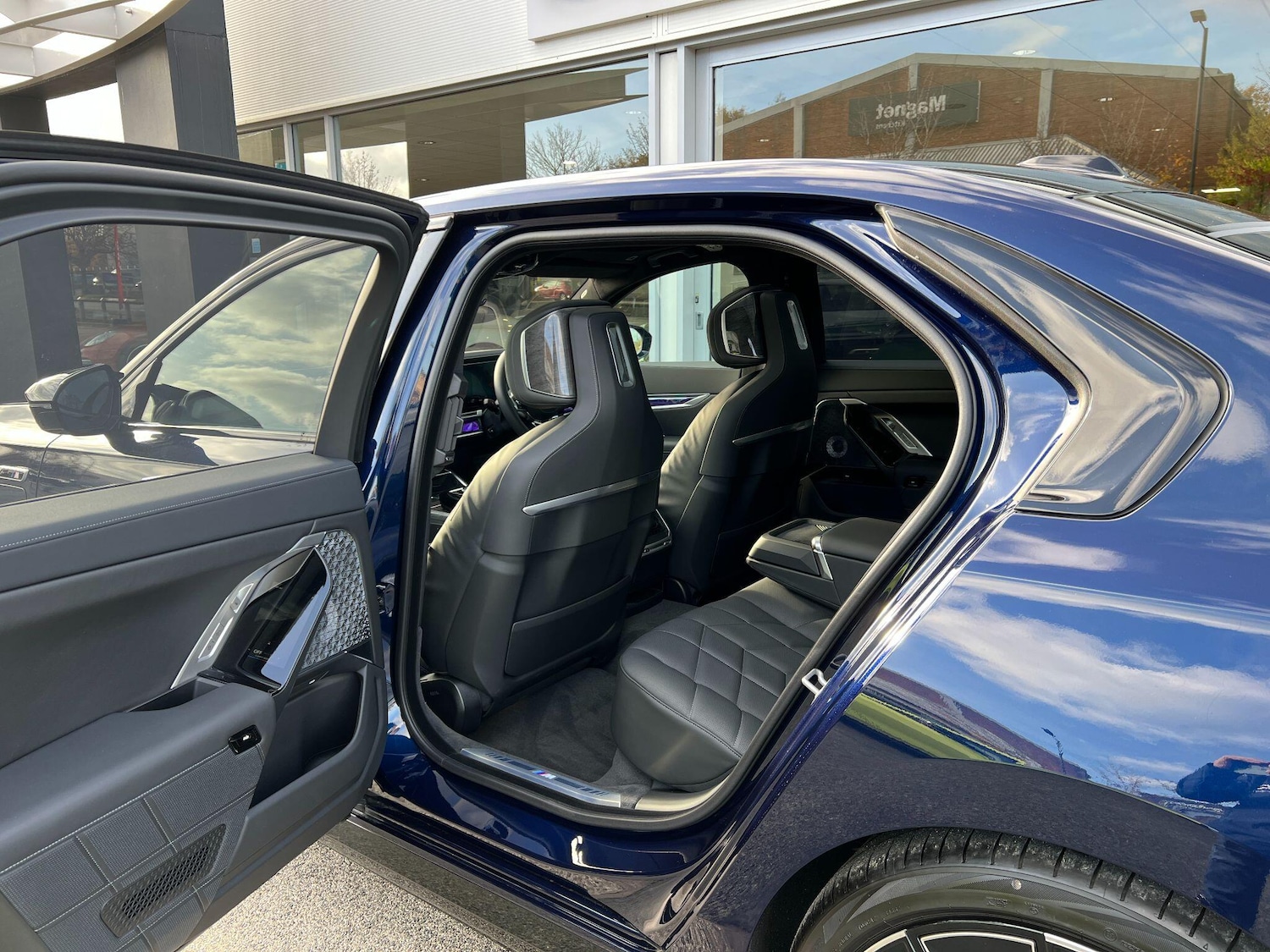 Used BMW 7 Series 2025 for sale - 76408551: Photo 18