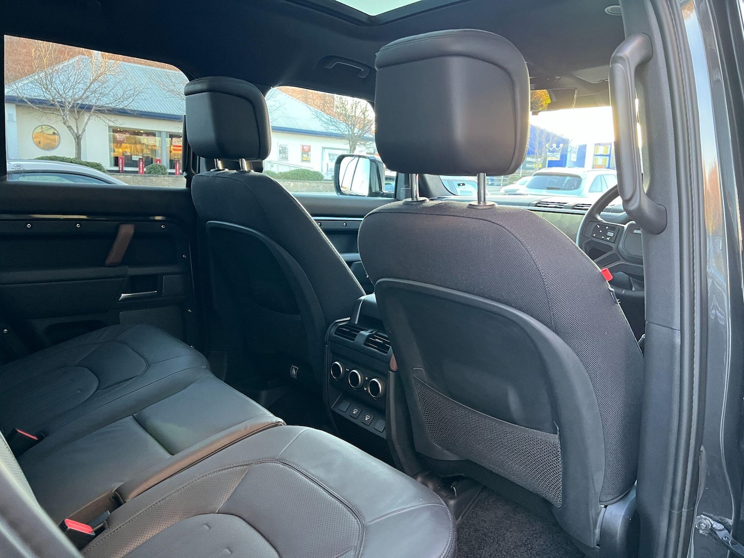 Used Land Rover Defender 110 2023 for sale - 77091821: Photo 23