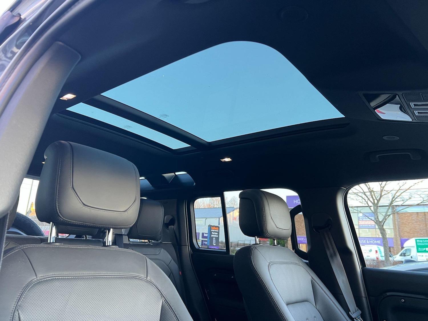 Used Land Rover Defender 110 2023 for sale - 77091821: Photo 47