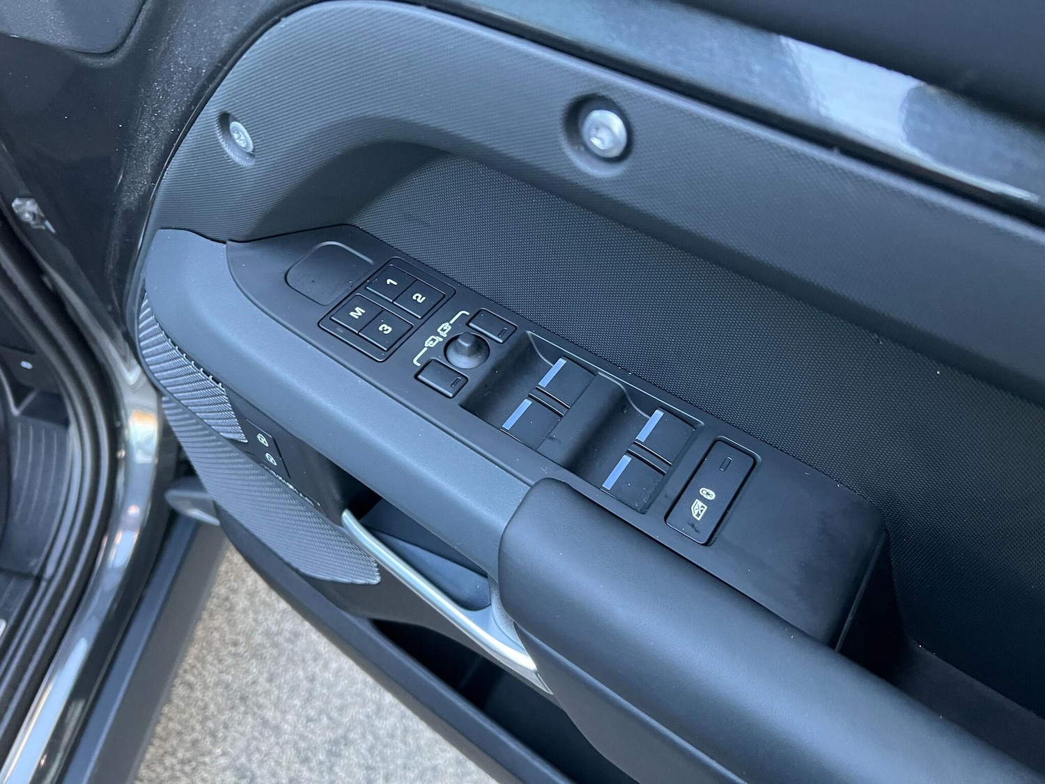 Used Land Rover Defender 110 2023 for sale - 77091821: Photo 50