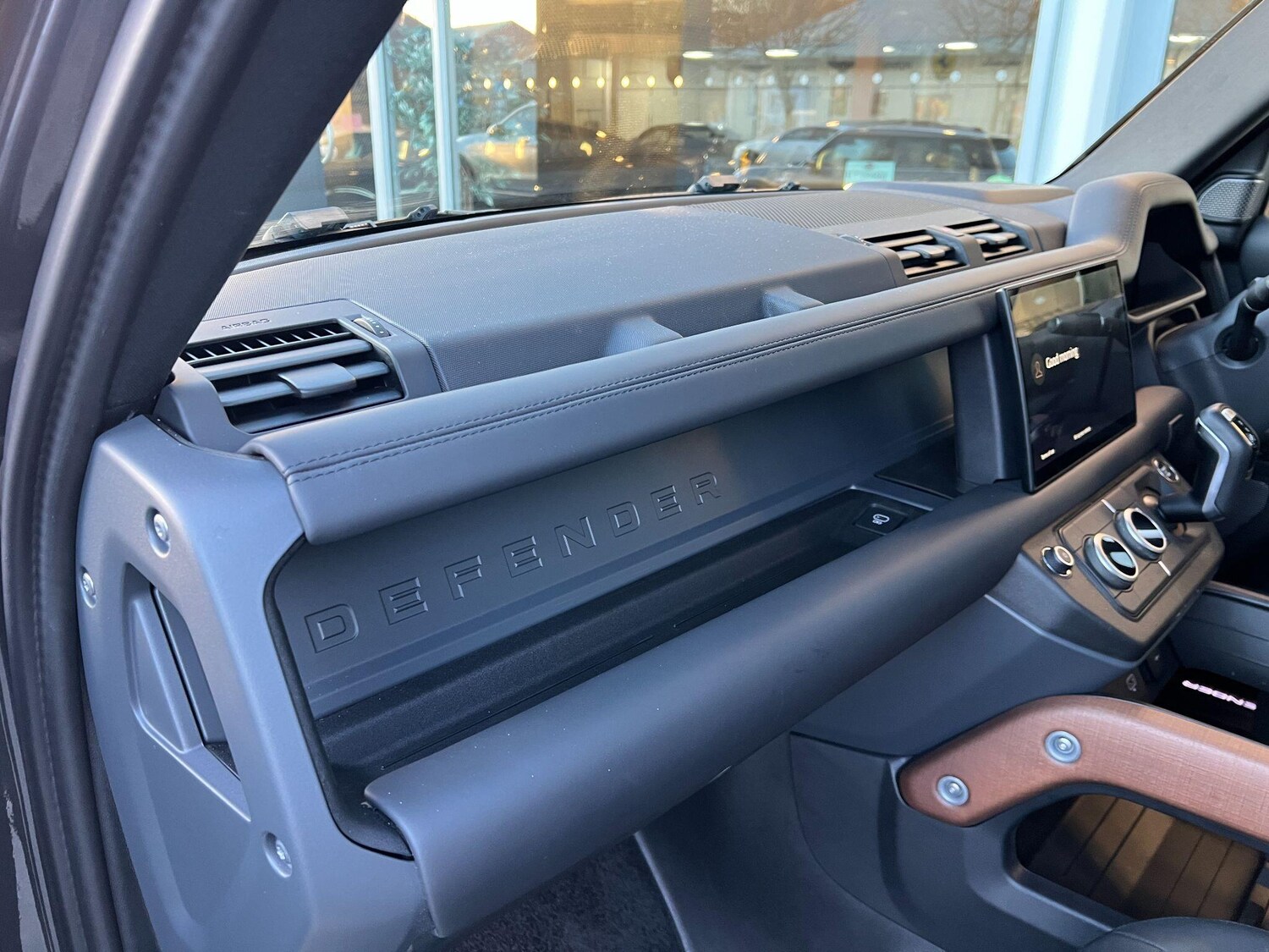 Used Land Rover Defender 110 2023 for sale - 77091821: Photo 60