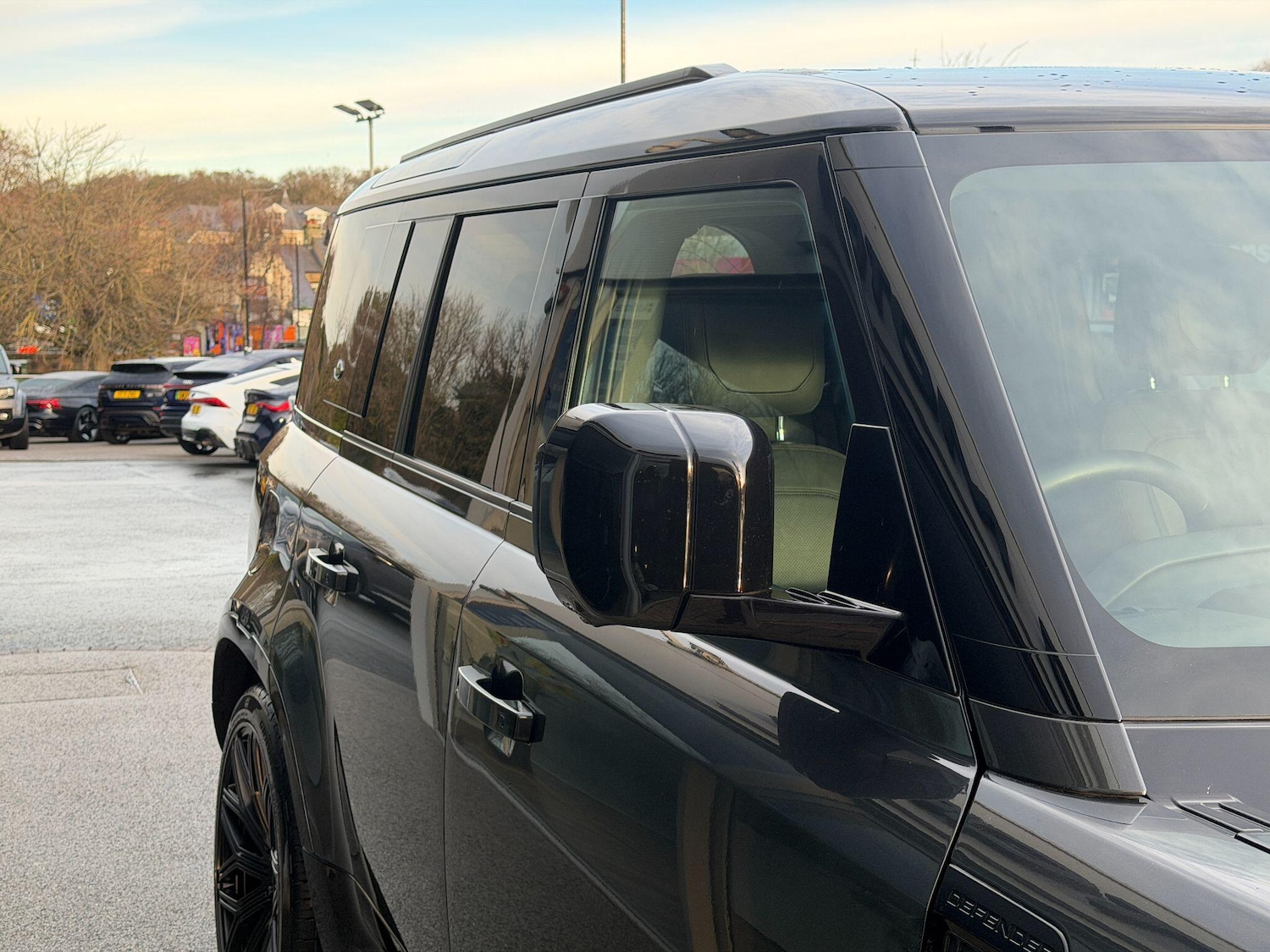 Used Land Rover Defender 110 2023 for sale - 77091821: Photo 77