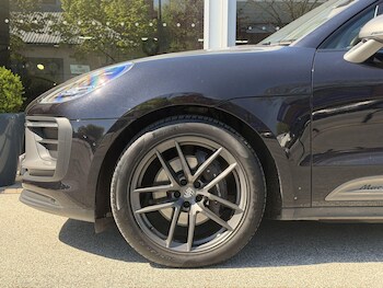 Used Porsche Macan 2023 for sale - 78430099: Photo