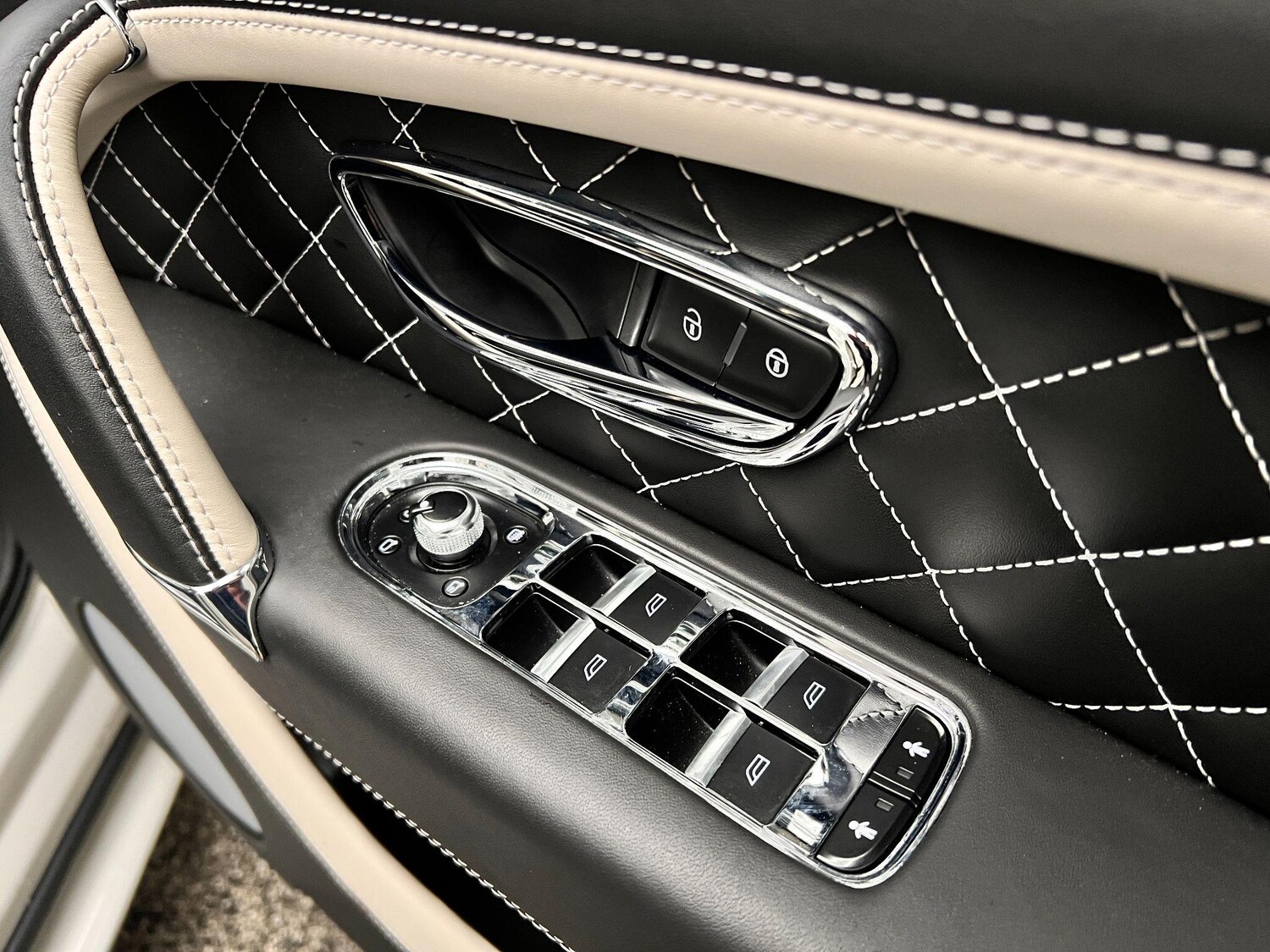 Used Bentley Bentayga for sale - 77646220: Photo 30