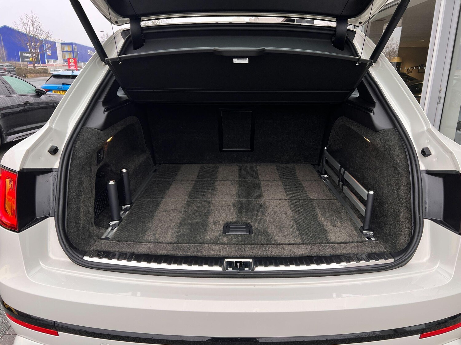 Used Bentley Bentayga for sale - 77646220: Photo 81