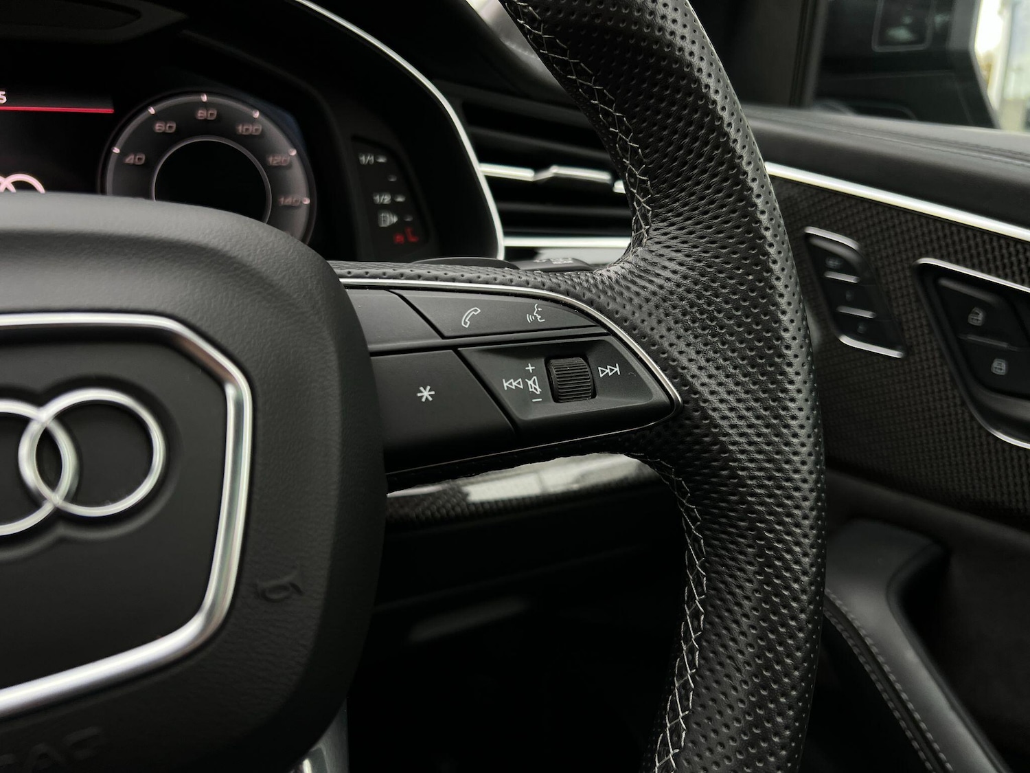 Used Audi SQ8 2022 for sale - 76549104: Photo 22