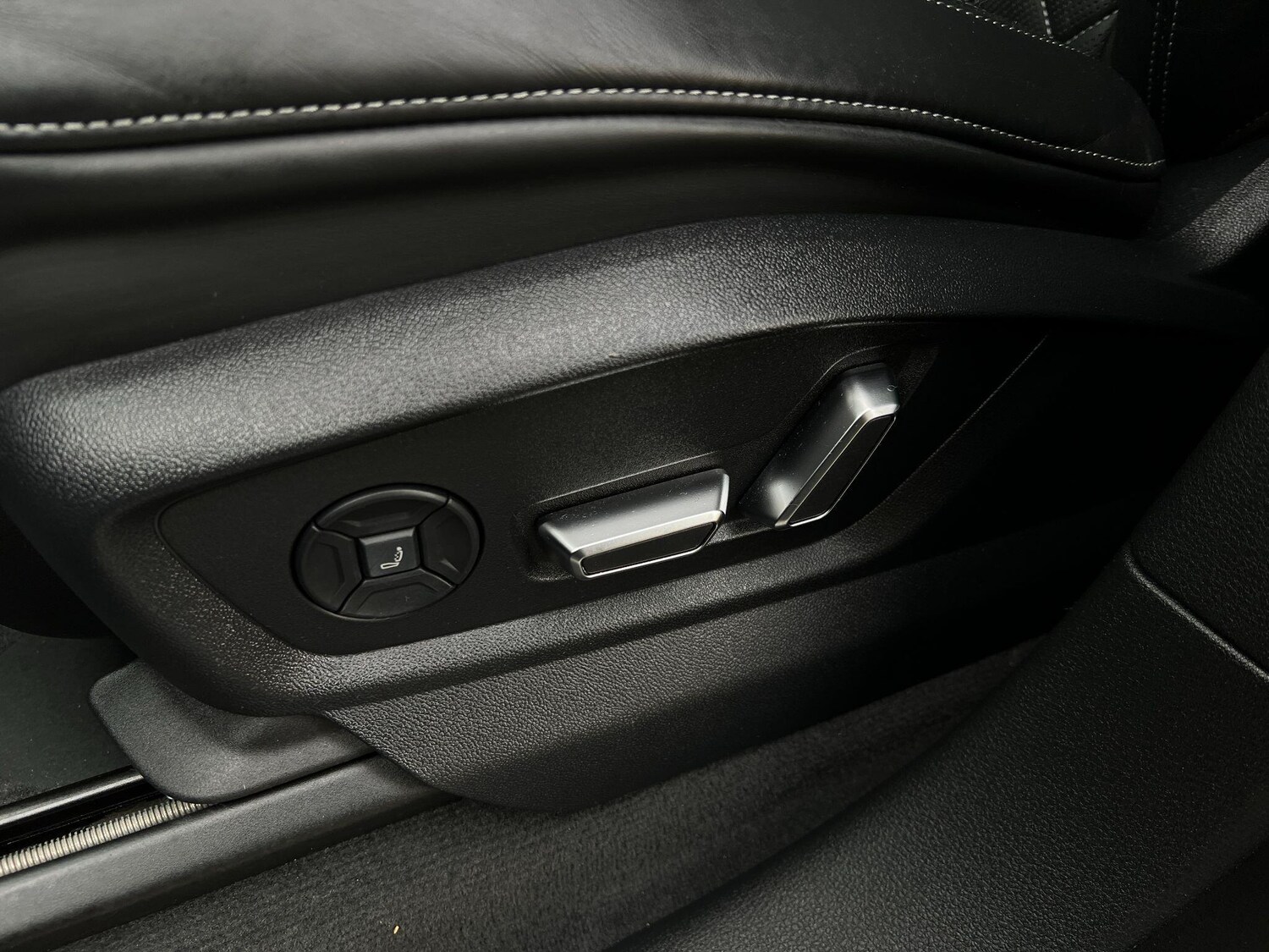 Used Audi SQ8 2022 for sale - 76549104: Photo 59