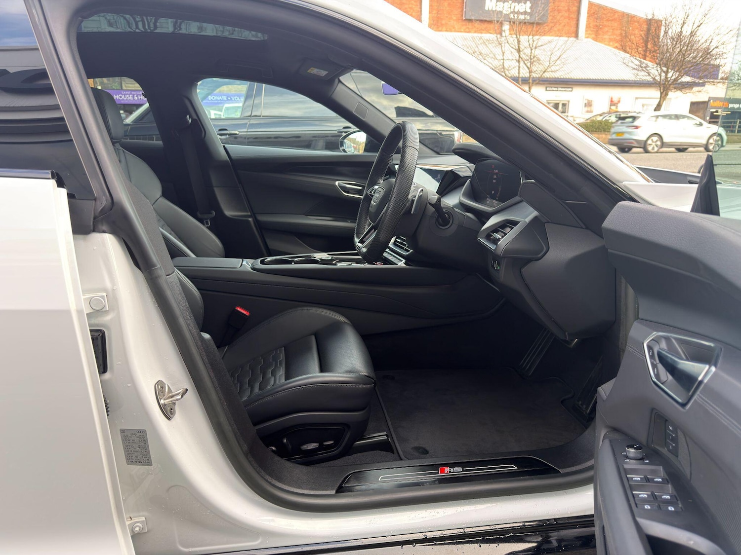 Used Audi RS e-tron GT 2023 for sale - 77657791: Photo 17