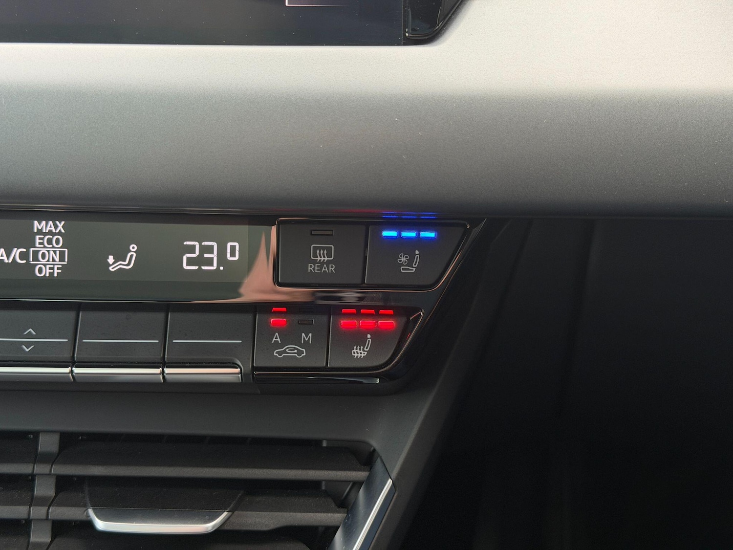 Used Audi RS e-tron GT 2023 for sale - 77657791: Photo 39