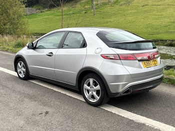 Used Honda Civic 2010 for sale - 76192145: Photo 3