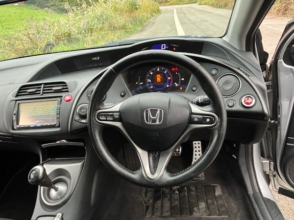 Used Honda Civic 2010 for sale - 76192145: Photo 5