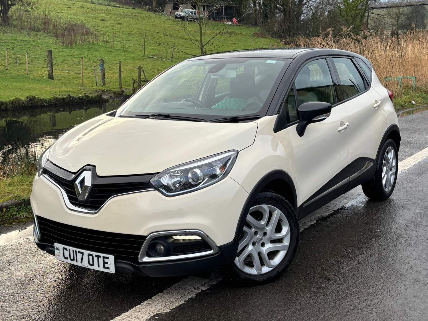 Used Renault Captur 2017 for sale - 77245084: Photo 2