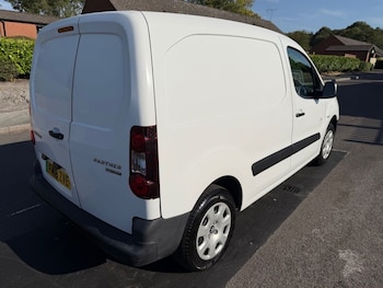 Used Peugeot Partner 2018 for sale - 79518203: Photo